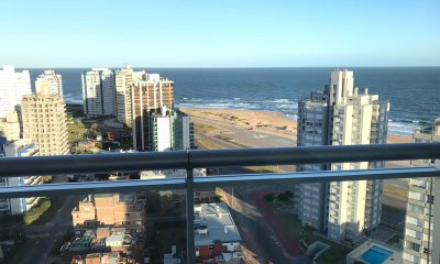 Departamento, de 2 suites, a la venta en Punta del Este