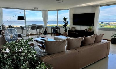 Departamento en  venta de 3 dormitorios y dependencia en Tiburon III