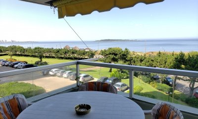 Apartamento en Venta de 3 dormitorios en Primera Linea , Playa Mansa , Punta del este