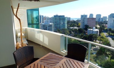Se vende apartamento en Punta del Este, Brava de 2 dormitorios.