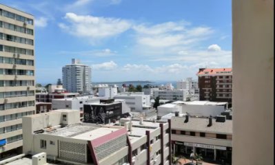 Vende apartamento de 1 dormitorio con balcon en Peninsula, Punta del Este.
