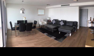 Hermoso Departamento en venta, Punta del Este. Piso alto, Torre Alexander Boulevard