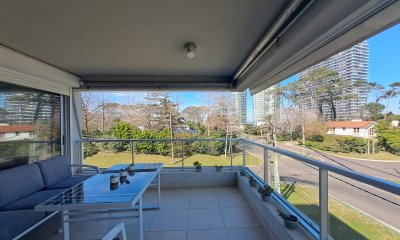 Apartamento en Venta de 2 dormitorios en Playa Mansa , Punta del este