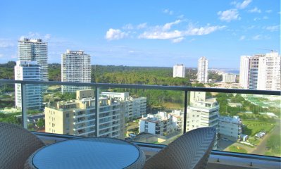 En venta espectacular Apartamento en Brava- Punta del Este de 2 dormitorios.