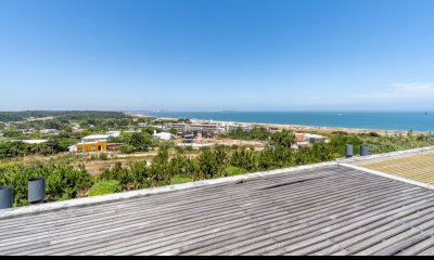 Vende Apartamento de 2 dormitorios frente al mar en Lomo de la Ballena – Punta Ballena Confort, diseño y naturaleza en equilibrio perfecto