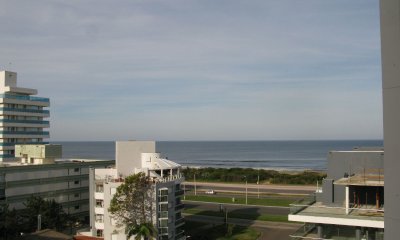 En venta apartamento en Aidy Grill de 3 dormitorios- Punta del Este