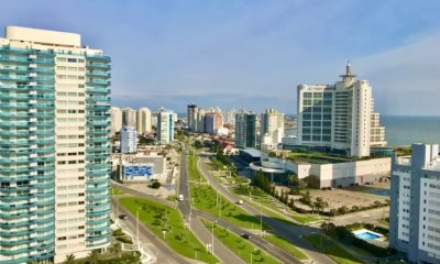 Venta de Apartamento 3 dormitorios en Playa Mansa, Punta del Este.