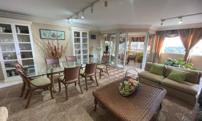 Vende piso alto en Roosevelt Center, Punta del este