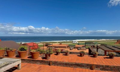 Alquila y vende apartamento de 3 dormitorios, terraza con parrillero propio en Manantiales.