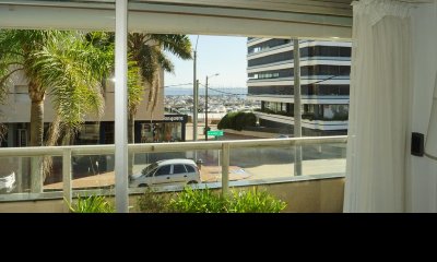 A pasos del Puerto, departamento de 3 dormitorios + dependencia en venta.