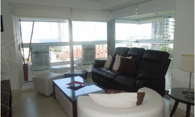 Cómodo departamento en alquiler en torre Art Bouelvard