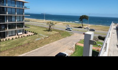 En venta Apartamento en Mansa, Punta del Este de 2 dormitorios.