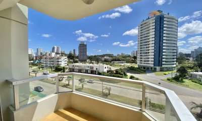 En venta hermoso departamento en Brava, Punta del Este.