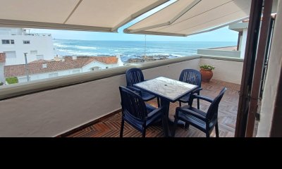 Departamento en Peninsula- Punta del Este de 3 dormitorios con vista al mar.