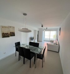 Apartamento de 2 dormitorios en venta en Punta del Este