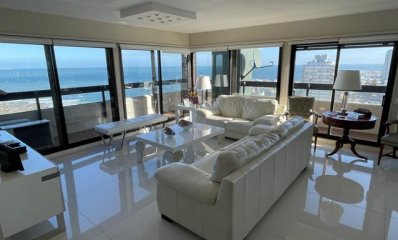 Vende apartamento en Península - Punta del Este de 5 dormitorios, con excelente vista.