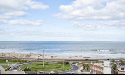 Departamento en venta frente al mar, El  Torreon Punta Del Este