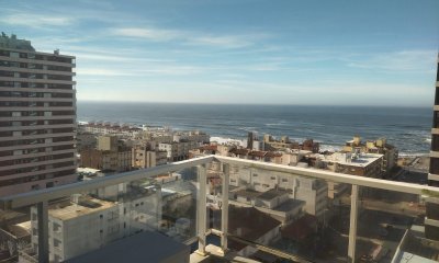 Departamento de 2 dormitorios en venta en edificio nuevo en La Peninsula, Punta del Este