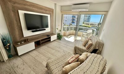 Venta, apartamento zona Chiverta , 1 dormitorio , reciclado con garaje Punta del Este