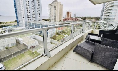 Venta apartamento de 3 dormitorios en playa mansa a metros del mar