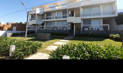 Venta Apartamento 2 dormitorios en Manantiales a pasos del mar