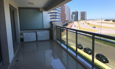 Apartamento en venta de 3 dormitorios en Torre Imperiale , Punta del este