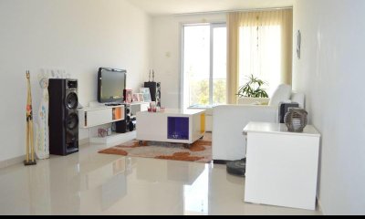 Venta Apartamento de 2 dormitorios en Av. Roosevelt, Punta del Este.