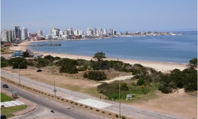 Venta apartamento en Playa Mansa 2 dormitorios