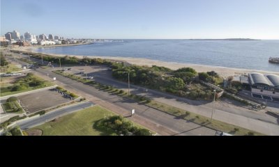 Venta Apartamento 3 dormitorios en zona Mansa frente al mar