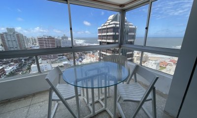 En venta apartamento en Península - Punta del Este de 2 dormitorios.