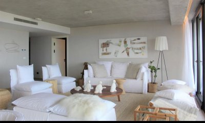 Vende apratamento en Brava Punta del Este de 2 dormitorios.