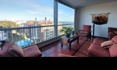 Venta Apartamento de 2 dormitorios en Playa Mansa, Punta del Este a pocos metros del mar