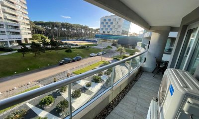 Departamento en Punta del Este de 1 dormitorio con balcon con parrilla.