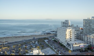 Departamento en venta en Edif. El Torreon  frente al mar, 3 dormitorios.