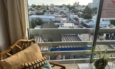 Vende impecable apartamento de 2 dormitorios, en Maldonado.