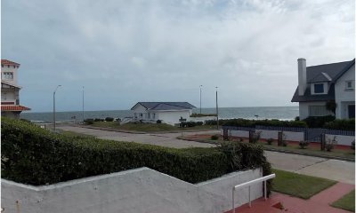 Departamento en venta con parrillero en zona faro de Punta del Este. O CON VISTA Y PARRILLERO