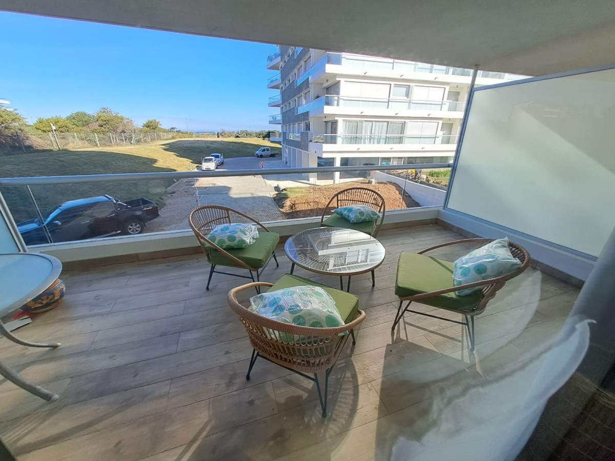 Departamento de 2 dormitorios en venta, Playa Brava, Punta del Este. Silente