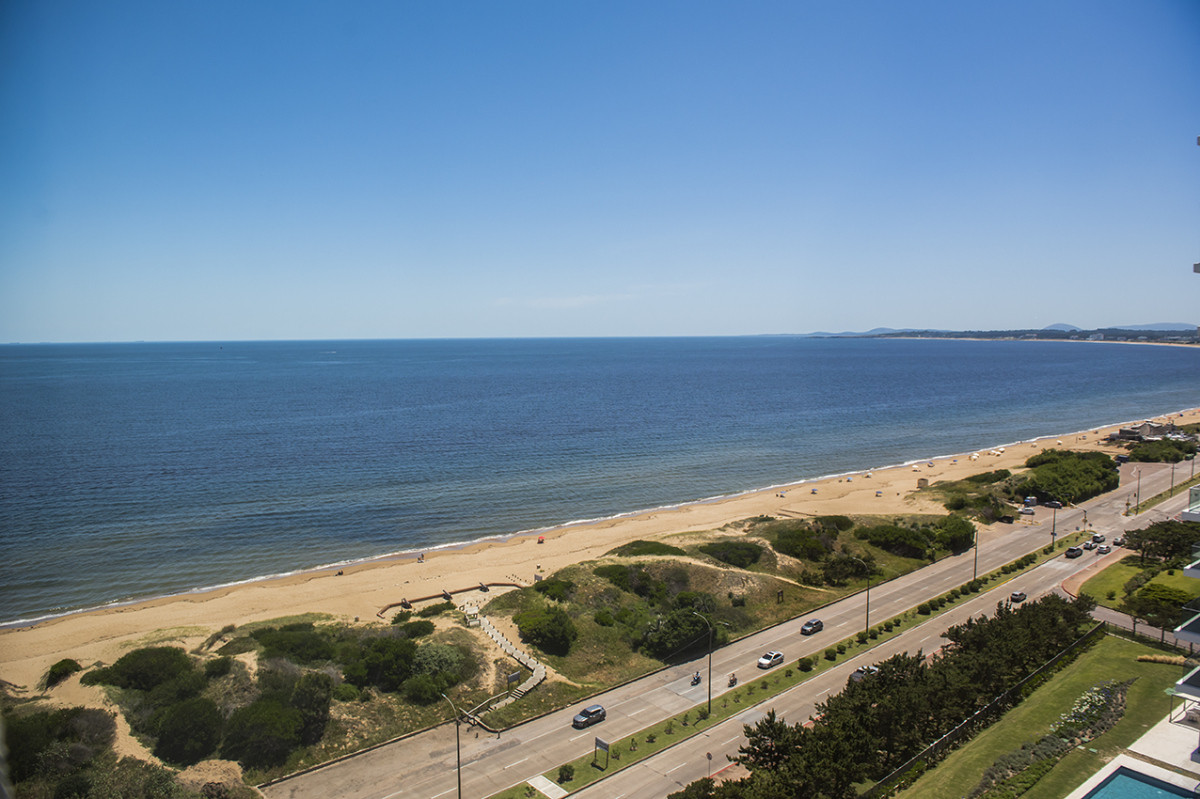Espectacular departamento en torre premium frente al mar en venta - UNIDAD REVENTA