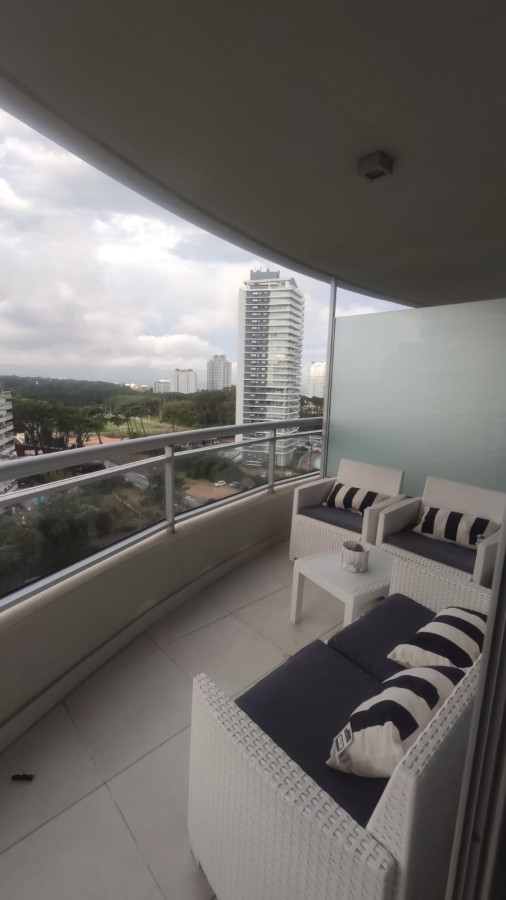 Apartamento en Roosevelt - Punta del Este de 2 dormitorios en venta.