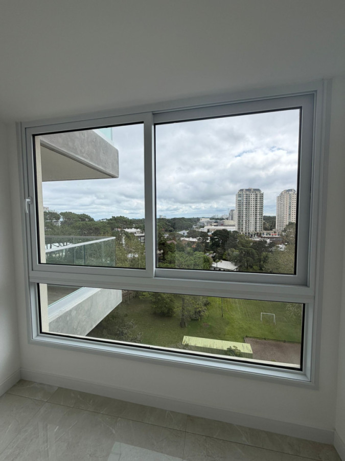 Apartamento de 1 dormitorio en venta, a estrenar con excelente vista en Punta del Este