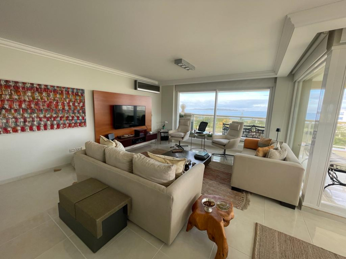 Apartamento en venta en Mansa, Punta del Este de 3 dormitorios en suite.