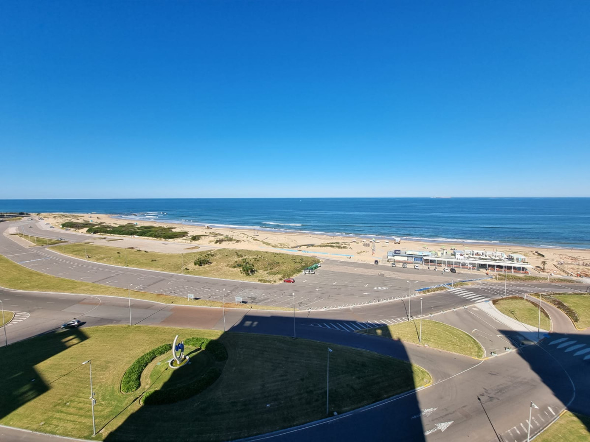 Espectacular departamento frente al mar, en Torre Imperiale.