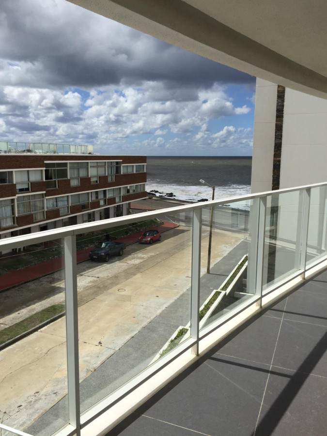 Apartamento de 2 dormitorios en Punta del este vista al mar 