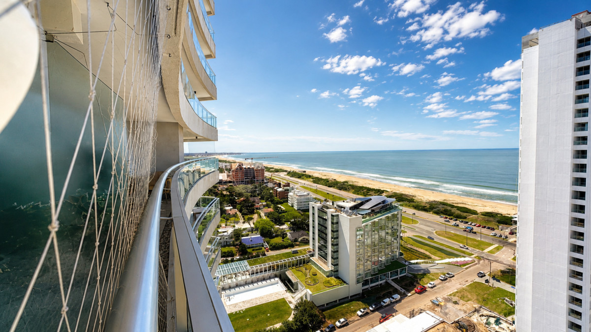 Vende hermoso depto de 2 dormitorios en Look Brava, Punta del Este
