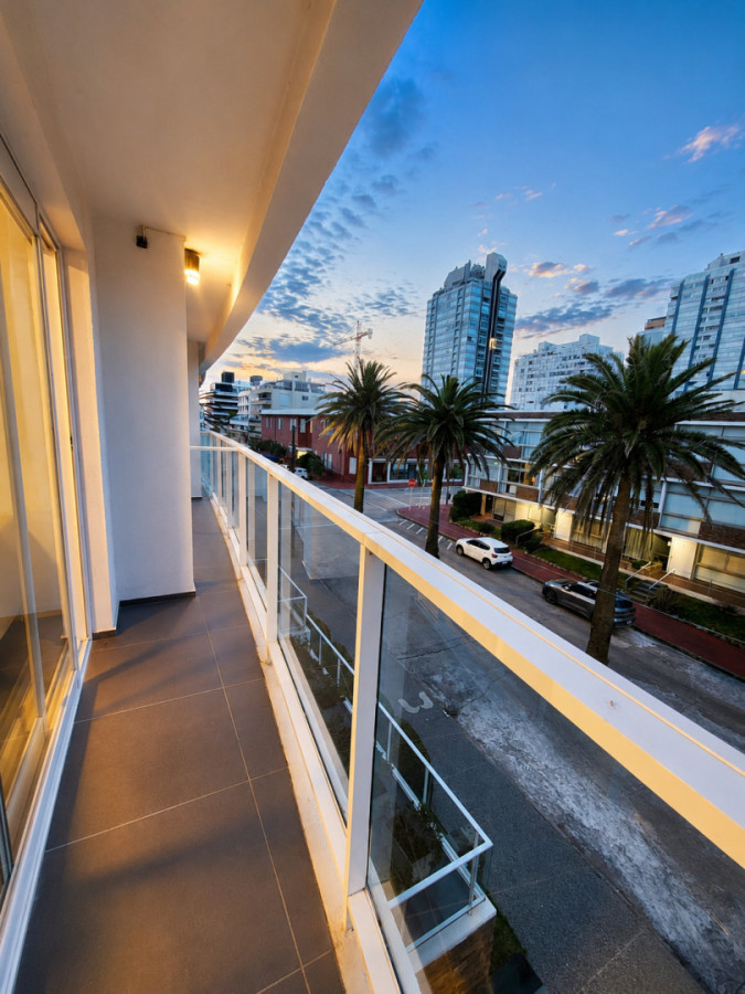 Apartamento de 1 dormitorio en venta - Edificio Bonaire III, Península, Punta del Este
