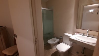 exclusiva casa de 4 dormitorios con piscina en punta del este en venta - ndm2187c