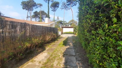 exclusiva casa de 4 dormitorios con piscina en punta del este en venta - ndm2187c