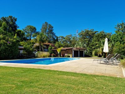 casa de 3 dormitorios en solanas con piscina y barbacoa cerrada - ndm10598c