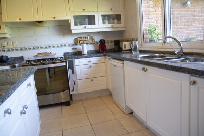 espectacular mansion en zona golf, proxima al hotel lauberge y a las propiedades mas importantes de punta del este. - ndm4813c