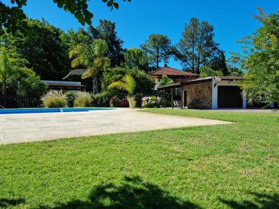 casa de 3 dormitorios en solanas con piscina y barbacoa cerrada - ndm10598c
